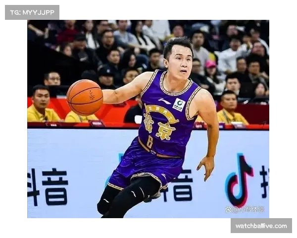 北控豪斯5次抢断彰显防守侵略性，转换进攻发起迅速